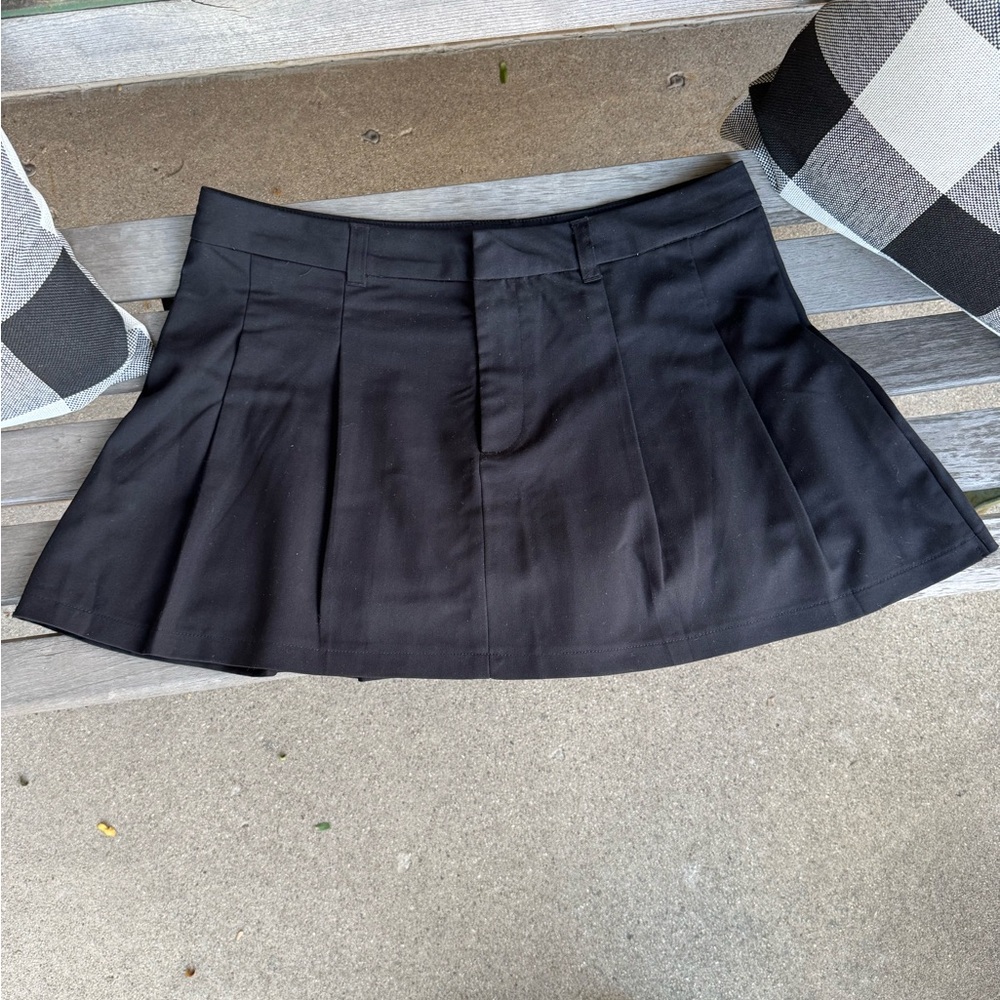 H&M Black Mini Skirt, Women’s L